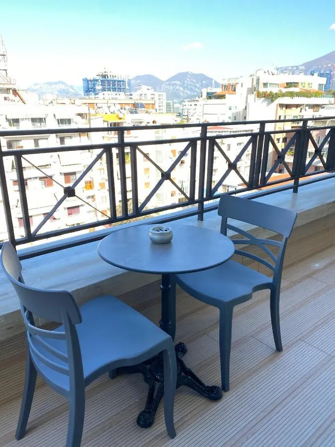 Deluxe Rooms In Blloku Area Tirana Apartment